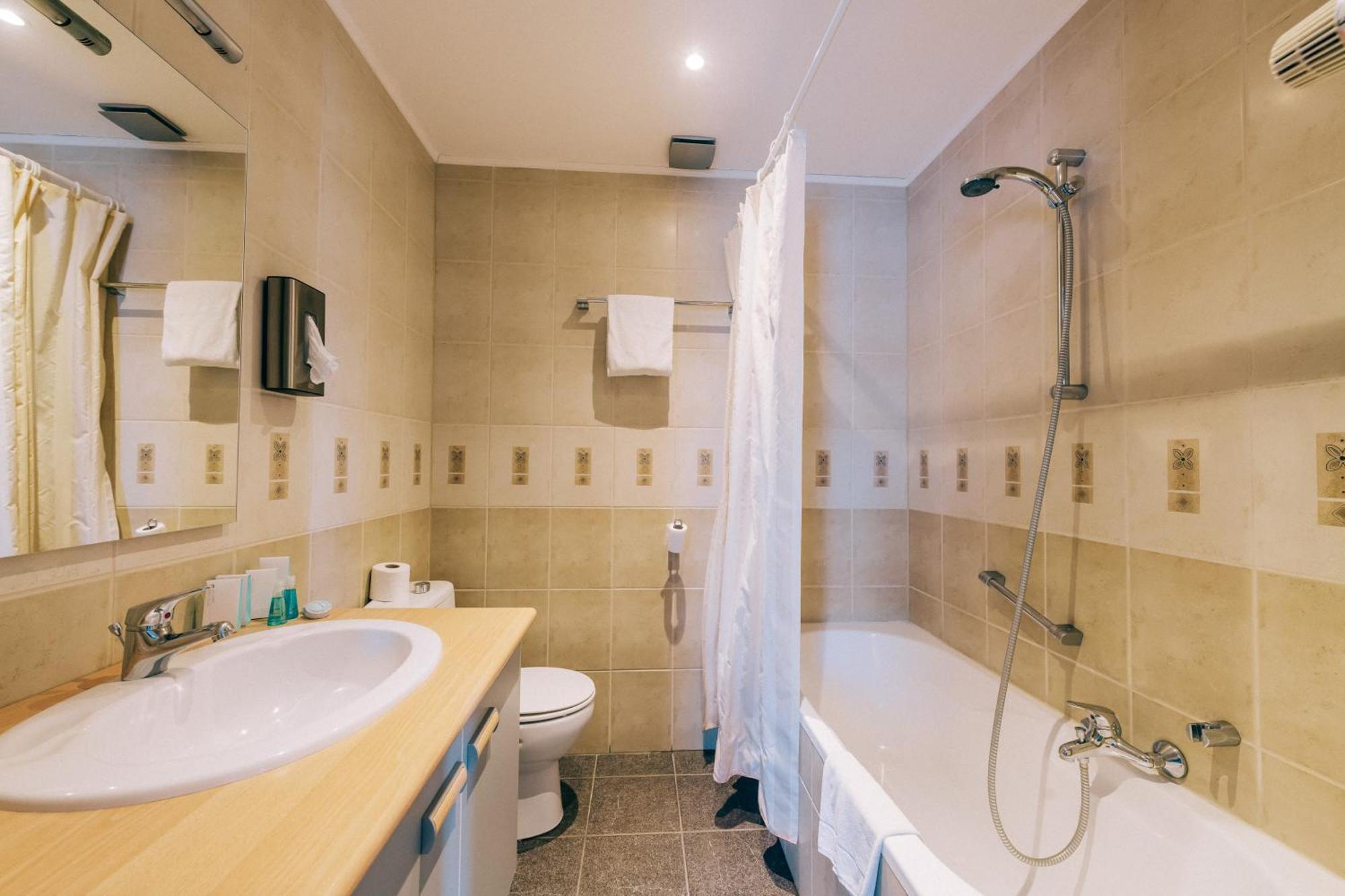 נינובה Hotel De Kalvaar מראה חיצוני תמונה